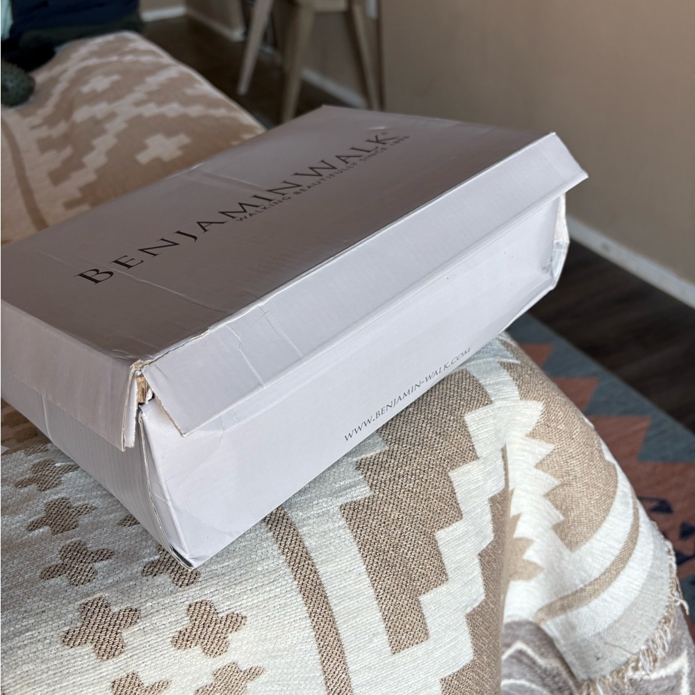 NWB Touch Ups Cam Dress Sandals - Picture 7 of 7